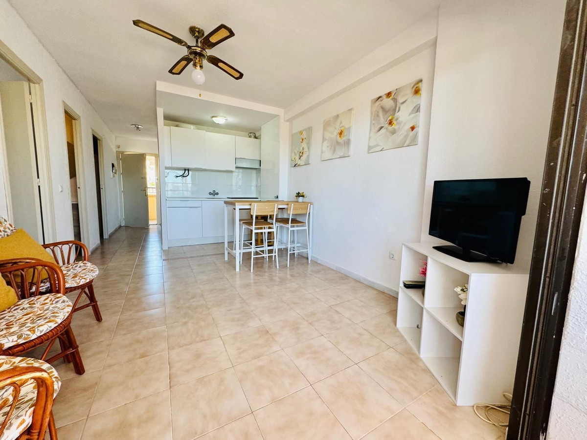 For sale - 2 Bedroom 1 Bathroom Apartment - Middle Floor Apartment in Torrevieja - La Mata  - Alicante