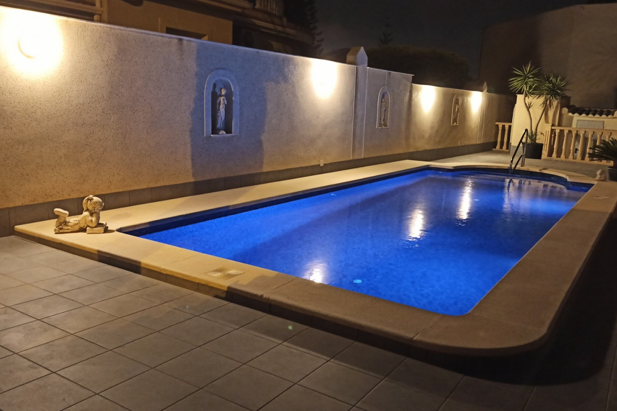 For sale - 3 Bedroom 2 Bathroom House - Detached Villa in Rojales - Ciudad Quesada  - Alicante