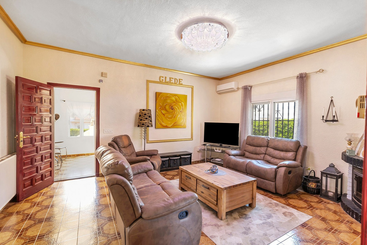 For sale - 3 Bedroom 2 Bathroom House - Detached Villa in Rojales - Ciudad Quesada  - Alicante