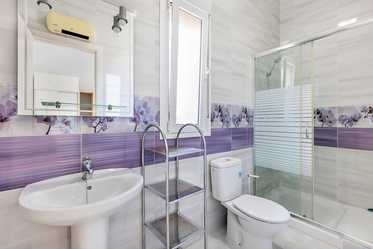 For sale - 3 Bedroom 2 Bathroom House - Detached Villa in Rojales - Ciudad Quesada  - Alicante