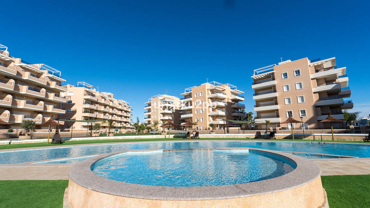 For sale - 3 Bedroom 2 Bathroom Apartment - Penthouse in Guardamar del Segura - Guardamar del Segura Centro  - Alicante
