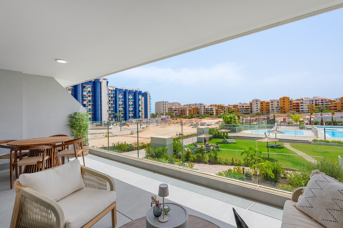 For sale - 2 Bedroom 2 Bathroom Apartment - Middle Floor Apartment in Orihuela - Punta Prima  - Alicante