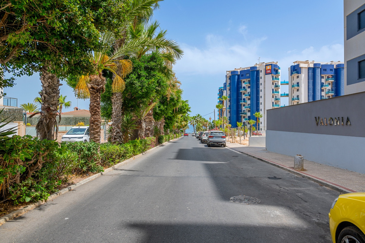 For sale - 2 Bedroom 2 Bathroom Apartment - Middle Floor Apartment in Orihuela - Punta Prima  - Alicante