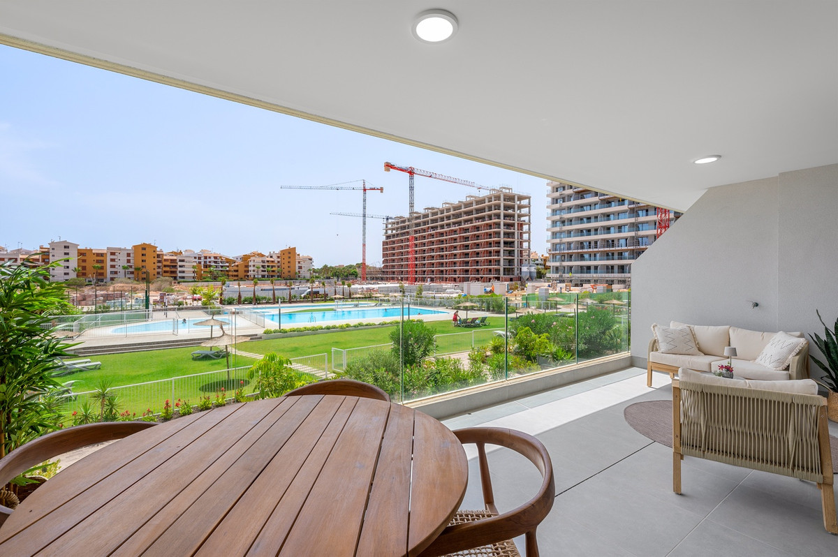 For sale - 2 Bedroom 2 Bathroom Apartment - Middle Floor Apartment in Orihuela - Punta Prima  - Alicante