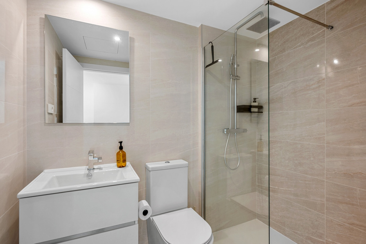For sale - 2 Bedroom 2 Bathroom Apartment - Middle Floor Apartment in Orihuela - Punta Prima  - Alicante