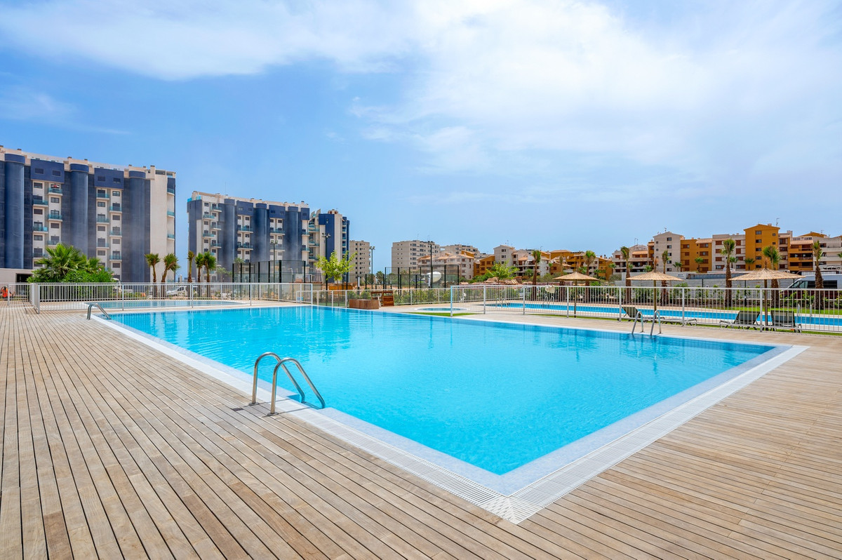 For sale - 2 Bedroom 2 Bathroom Apartment - Middle Floor Apartment in Orihuela - Punta Prima  - Alicante