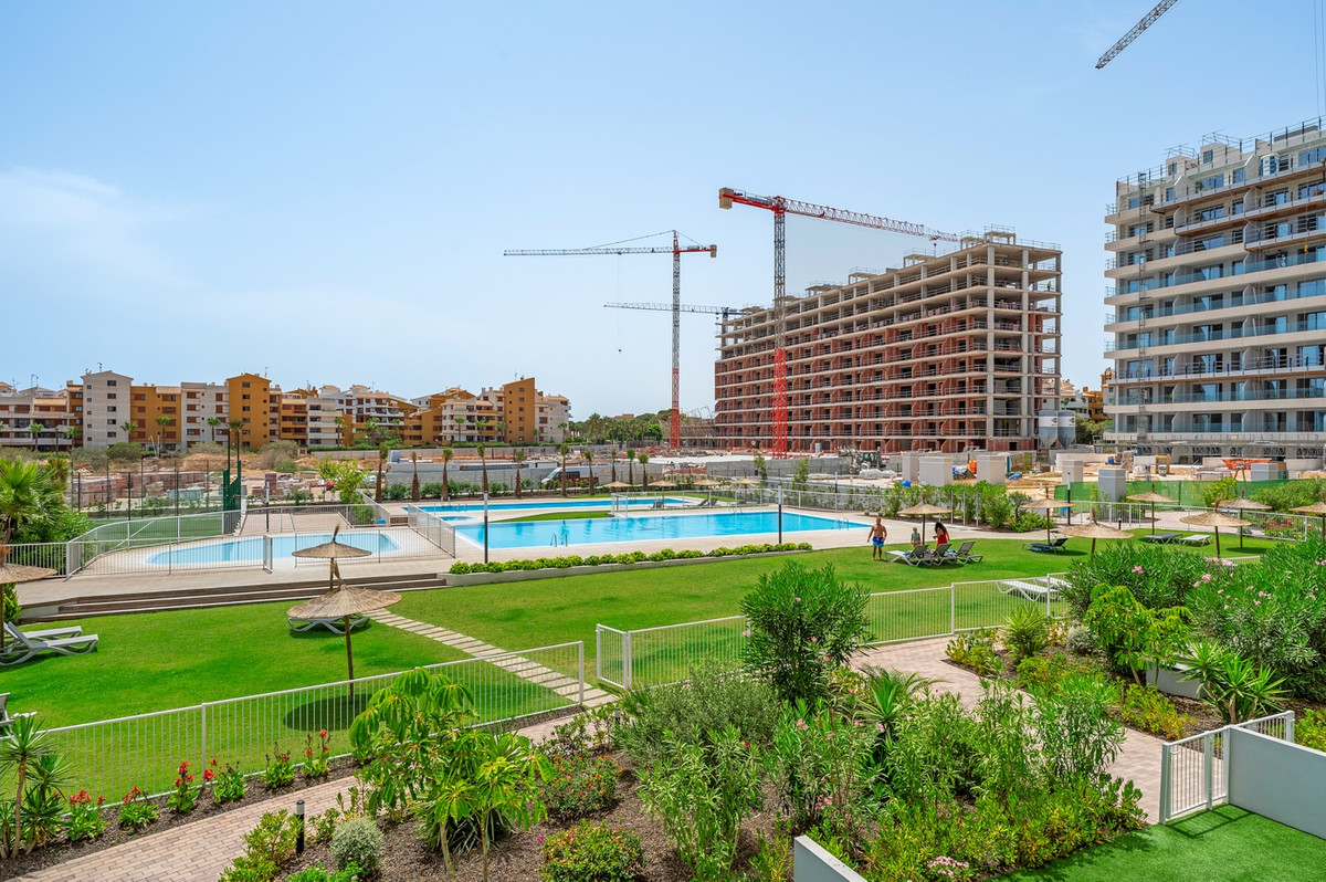For sale - 2 Bedroom 2 Bathroom Apartment - Middle Floor Apartment in Orihuela - Punta Prima  - Alicante