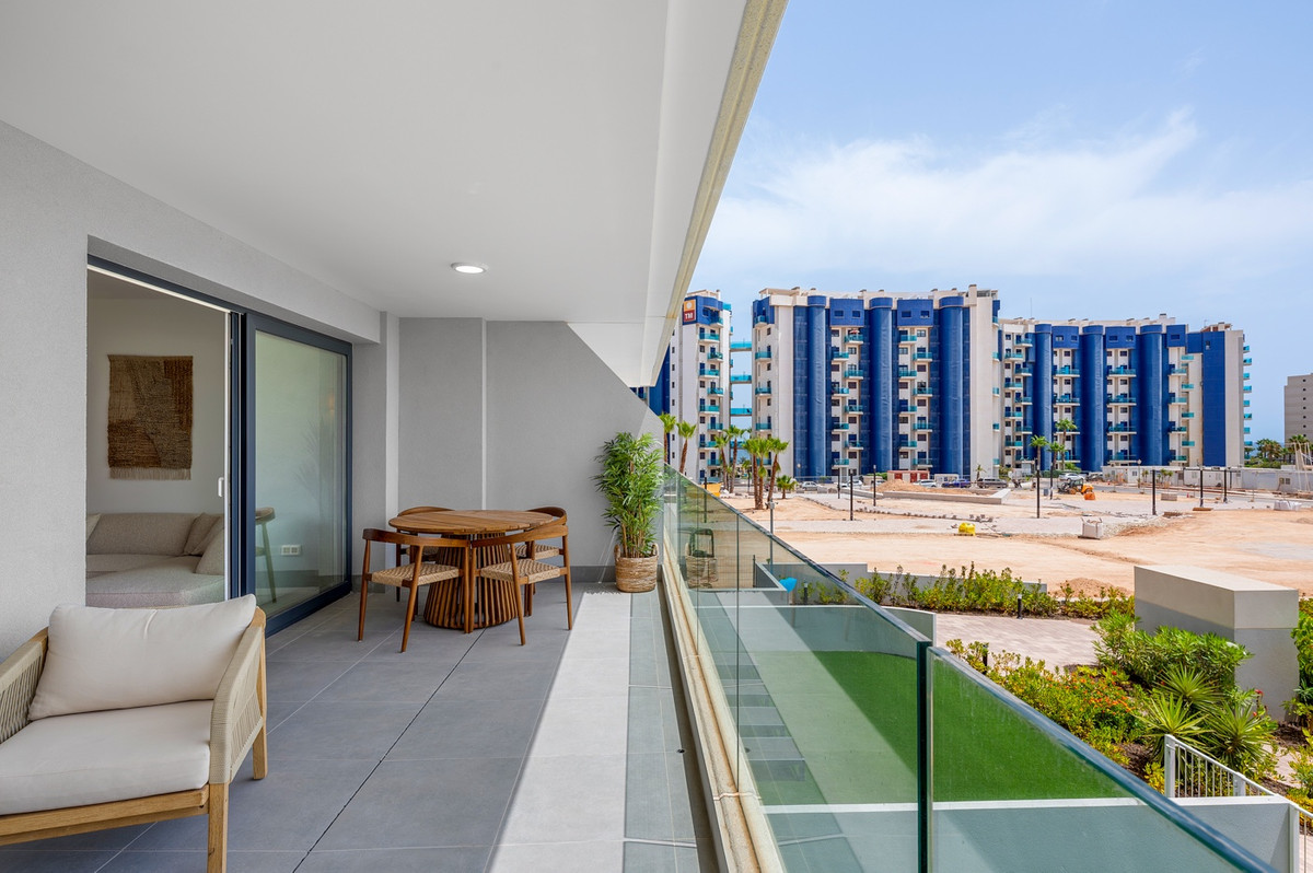 For sale - 2 Bedroom 2 Bathroom Apartment - Middle Floor Apartment in Orihuela - Punta Prima  - Alicante