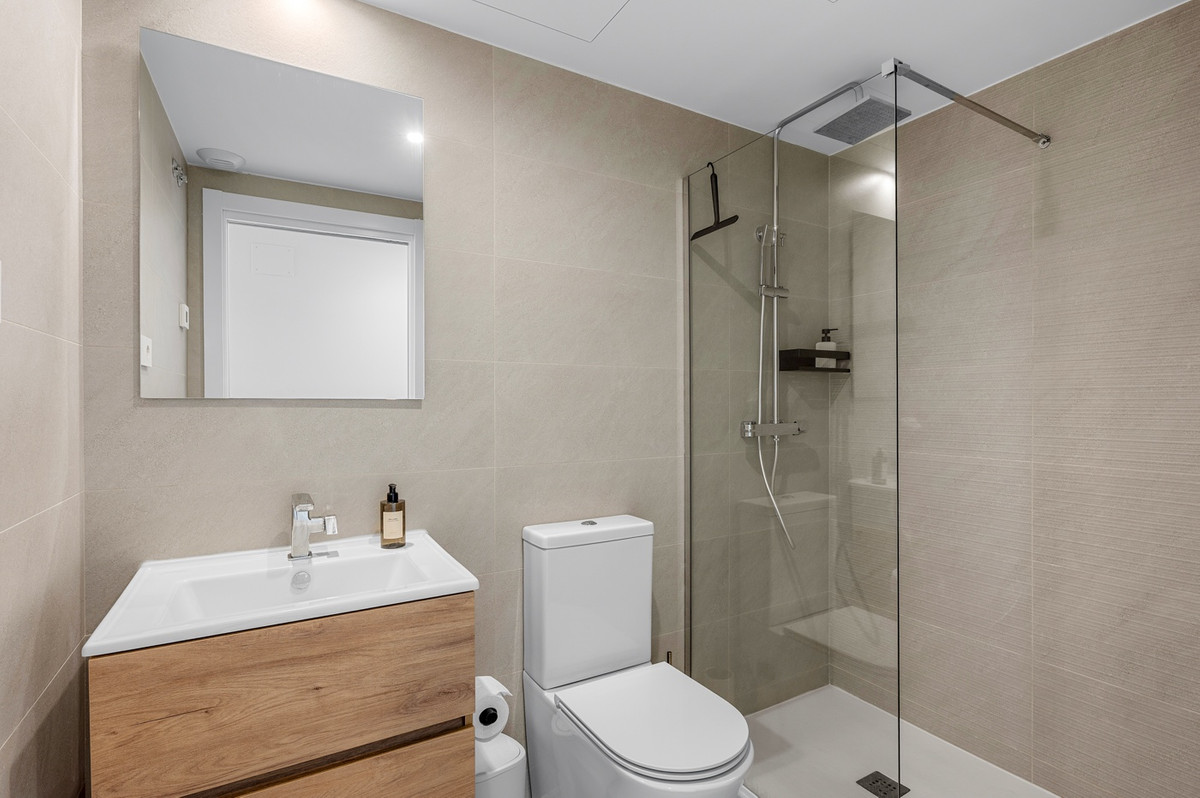 For sale - 2 Bedroom 2 Bathroom Apartment - Middle Floor Apartment in Orihuela - Punta Prima  - Alicante