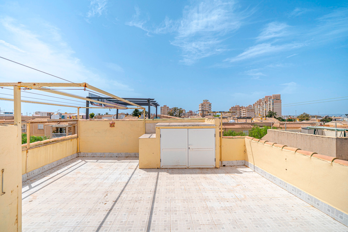 For sale - 2 Bedroom 1 Bathroom Apartment - Top Floor Apartment in Torrevieja - Torrevieja Centro  - Alicante