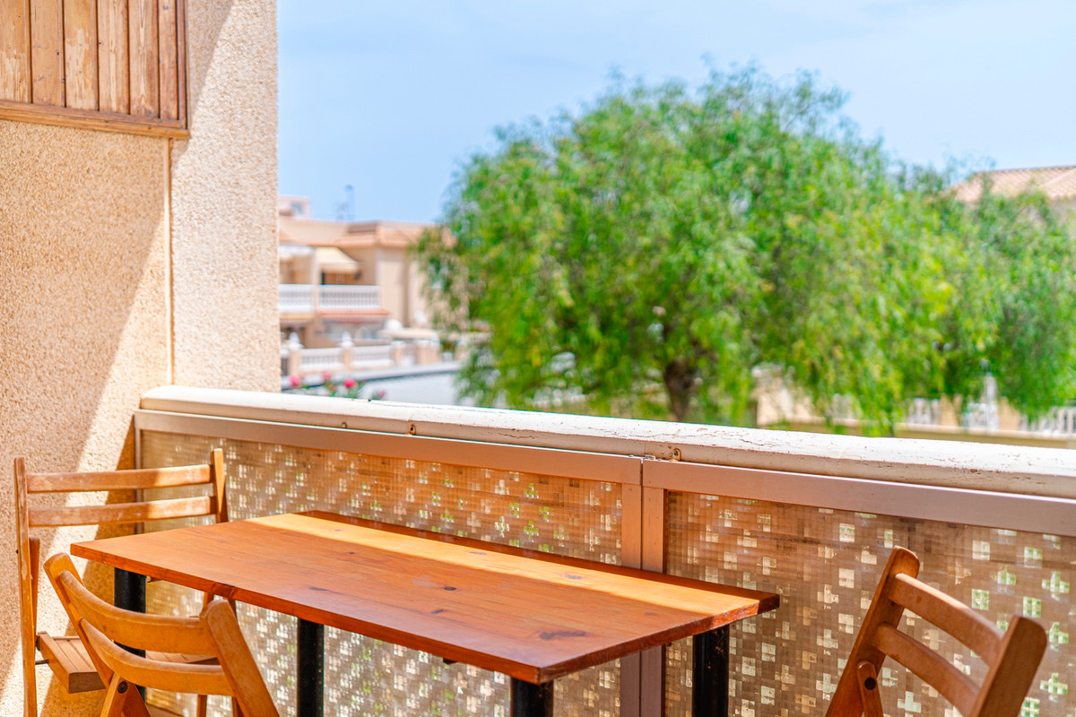 For sale - 2 Bedroom 1 Bathroom Apartment - Top Floor Apartment in Torrevieja - Torrevieja Centro  - Alicante