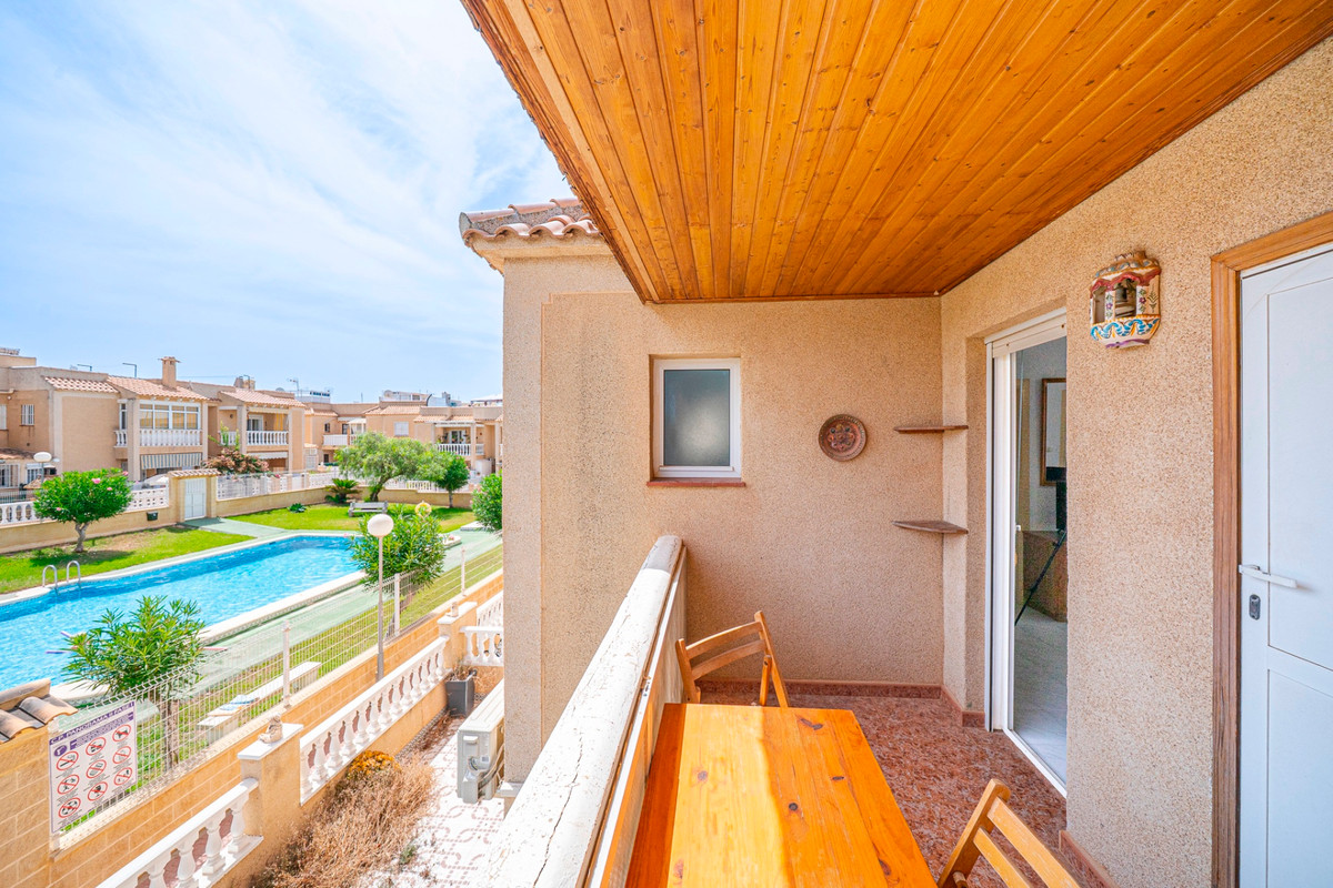 For sale - 2 Bedroom 1 Bathroom Apartment - Top Floor Apartment in Torrevieja - Torrevieja Centro  - Alicante