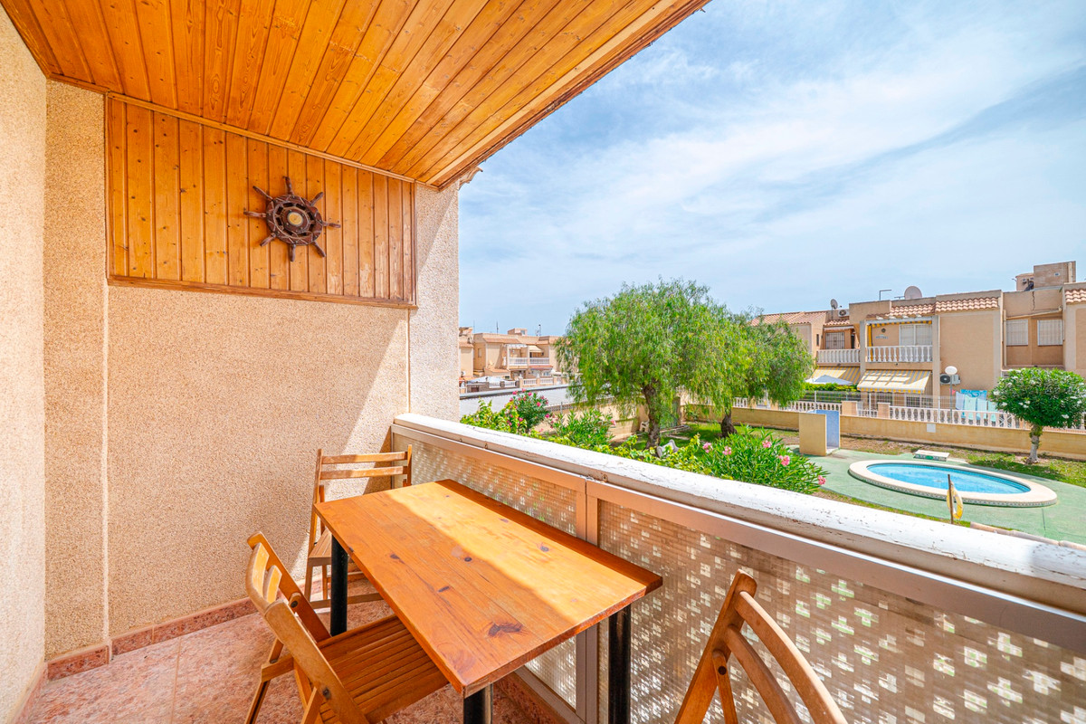 For sale - 2 Bedroom 1 Bathroom Apartment - Top Floor Apartment in Torrevieja - Torrevieja Centro  - Alicante