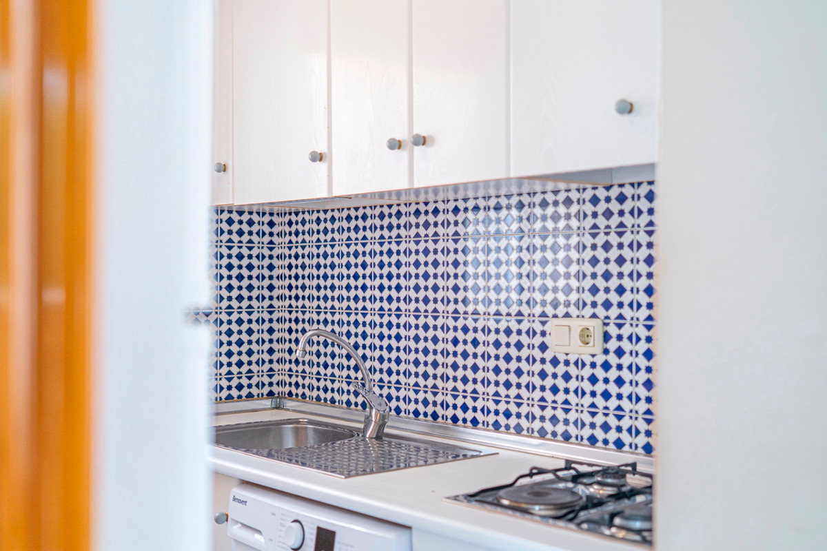 For sale - 2 Bedroom 1 Bathroom Apartment - Top Floor Apartment in Torrevieja - Torrevieja Centro  - Alicante