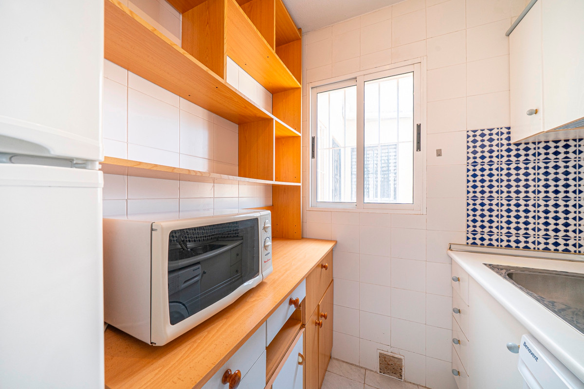 For sale - 2 Bedroom 1 Bathroom Apartment - Top Floor Apartment in Torrevieja - Torrevieja Centro  - Alicante