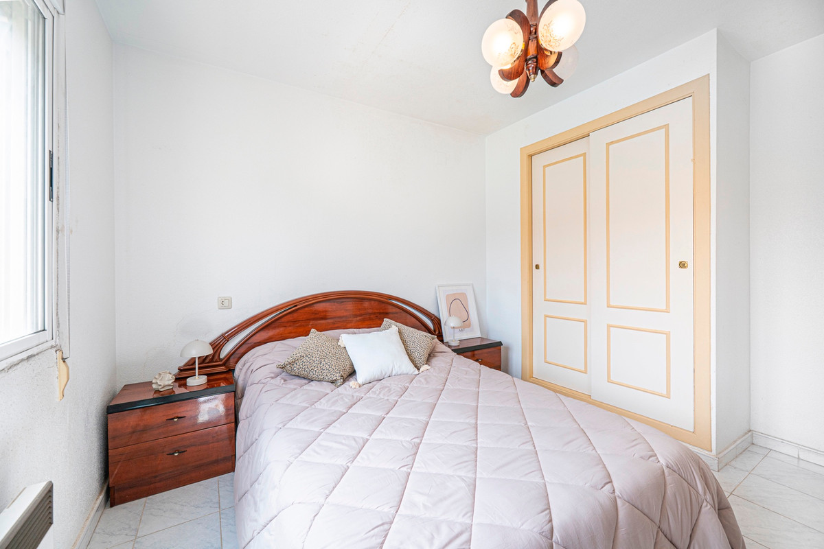 For sale - 2 Bedroom 1 Bathroom Apartment - Top Floor Apartment in Torrevieja - Torrevieja Centro  - Alicante