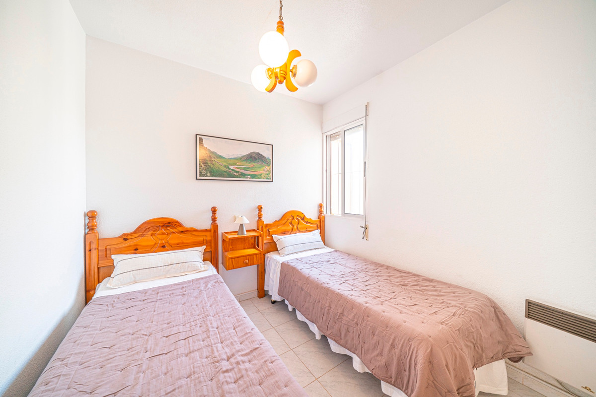 For sale - 2 Bedroom 1 Bathroom Apartment - Top Floor Apartment in Torrevieja - Torrevieja Centro  - Alicante