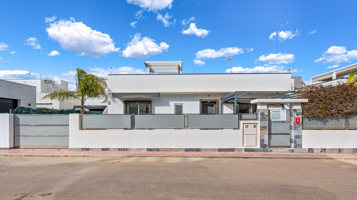 For sale - 3 Bedroom 2 Bathroom House - Detached Villa in Rojales - Ciudad Quesada  - Alicante