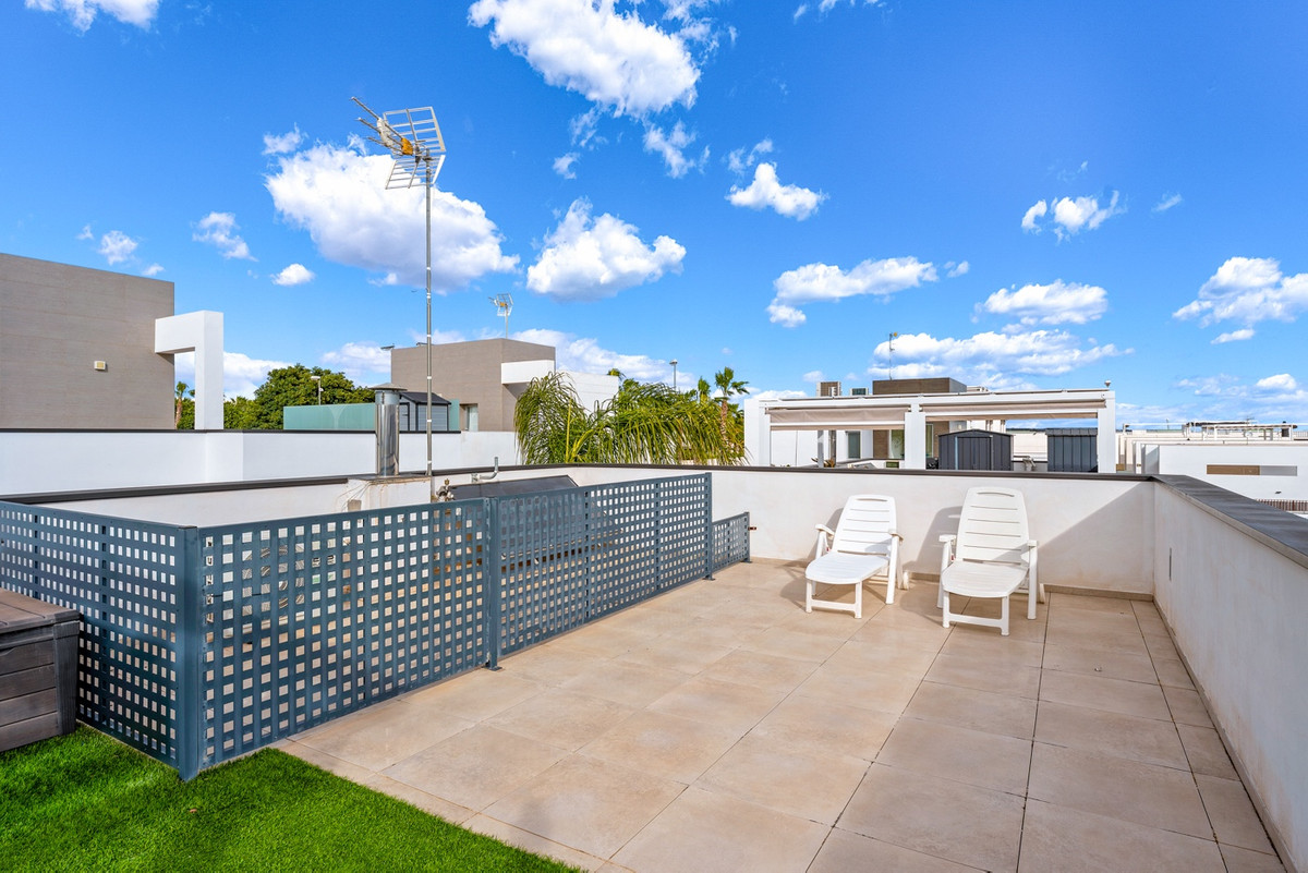 For sale - 3 Bedroom 2 Bathroom House - Detached Villa in Rojales - Ciudad Quesada  - Alicante
