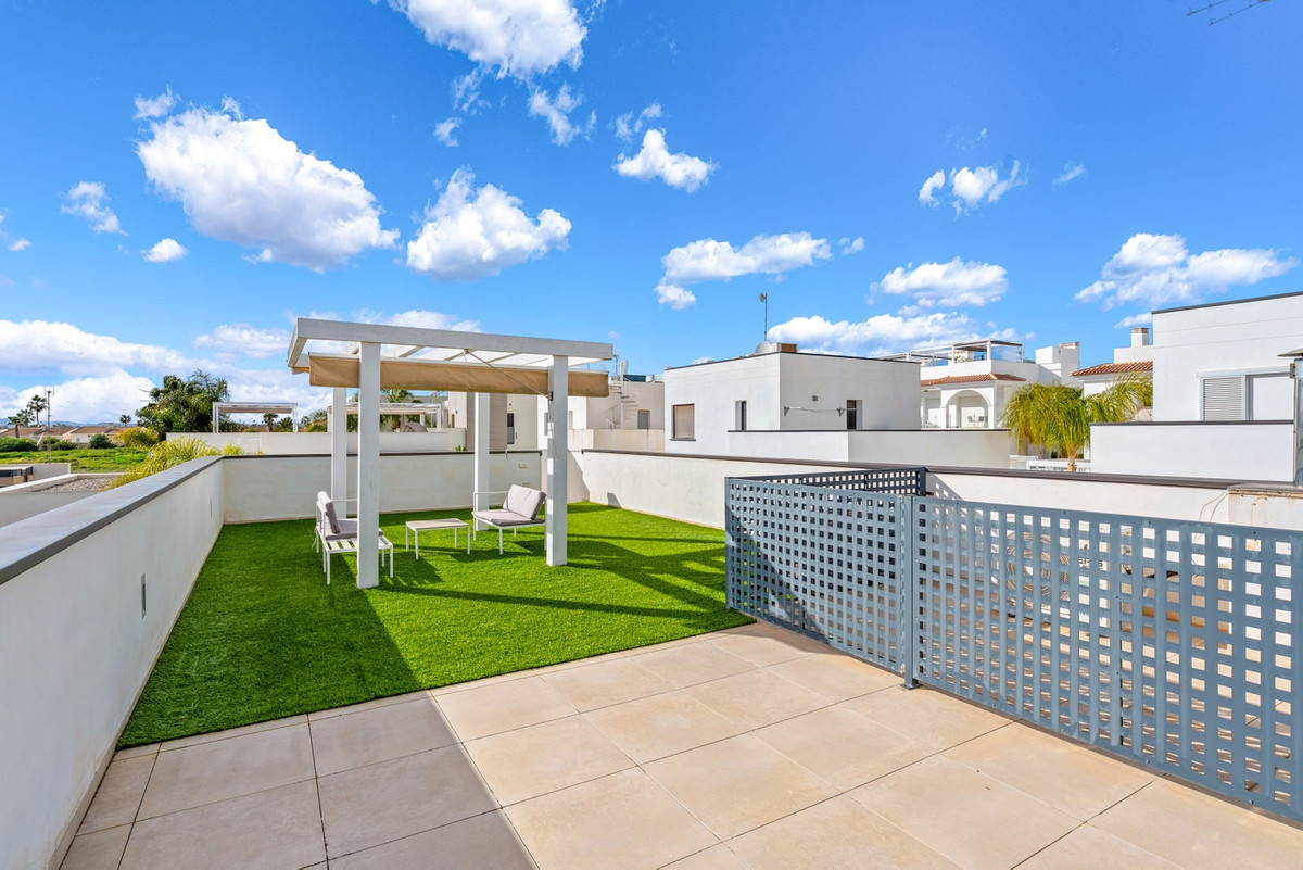 For sale - 3 Bedroom 2 Bathroom House - Detached Villa in Rojales - Ciudad Quesada  - Alicante
