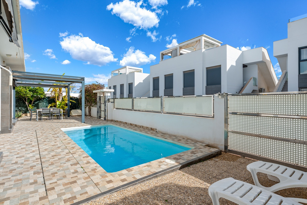 For sale - 3 Bedroom 2 Bathroom House - Detached Villa in Rojales - Ciudad Quesada  - Alicante