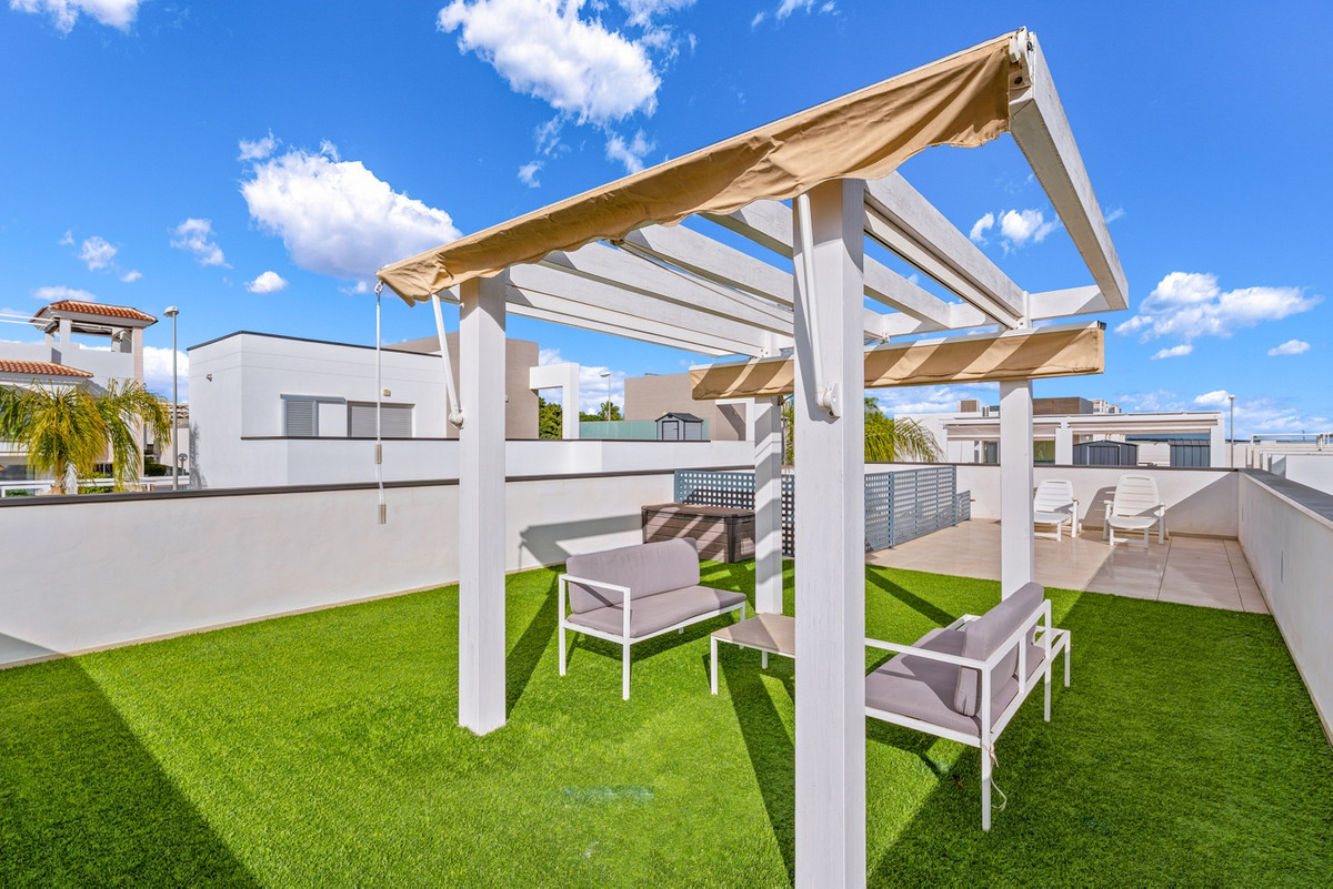 For sale - 3 Bedroom 2 Bathroom House - Detached Villa in Rojales - Ciudad Quesada  - Alicante