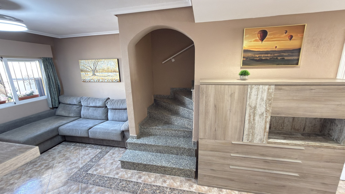 For sale - 3 Bedroom 2 Bathroom Townhouse in La Zenia  - La Zenia  - Alicante