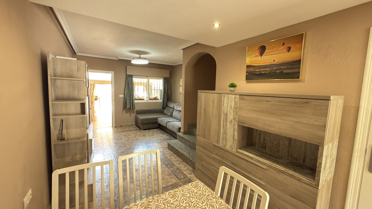 For sale - 3 Bedroom 2 Bathroom Townhouse in La Zenia  - La Zenia  - Alicante