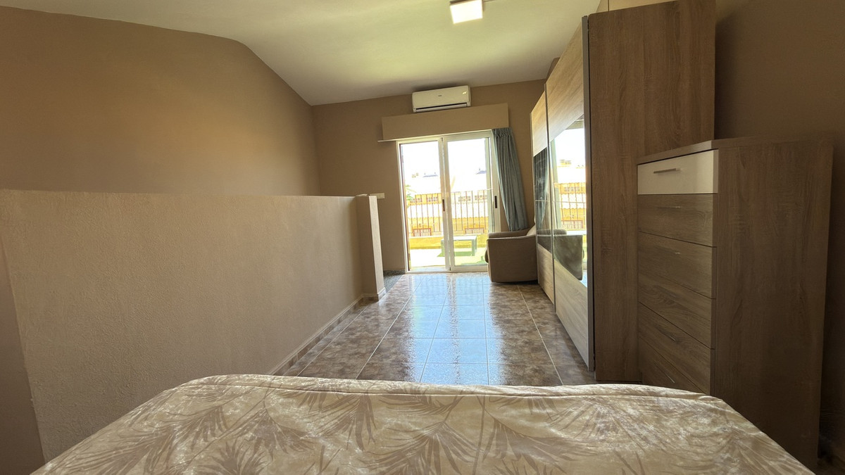 For sale - 3 Bedroom 2 Bathroom Townhouse in La Zenia - La Zenia  - Alicante