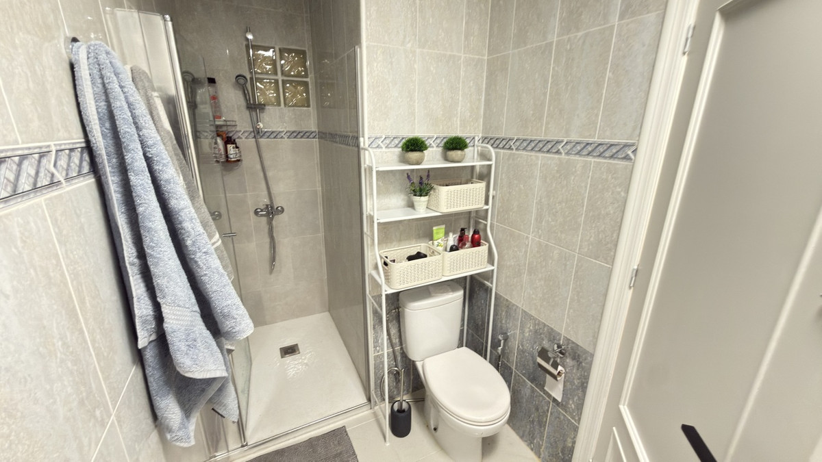 For sale - 3 Bedroom 2 Bathroom Townhouse in La Zenia  - La Zenia  - Alicante