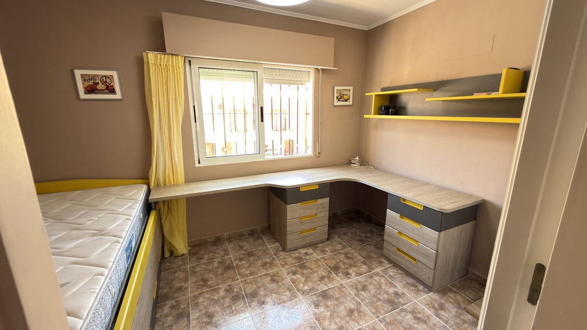 For sale - 3 Bedroom 2 Bathroom Townhouse in La Zenia  - La Zenia  - Alicante