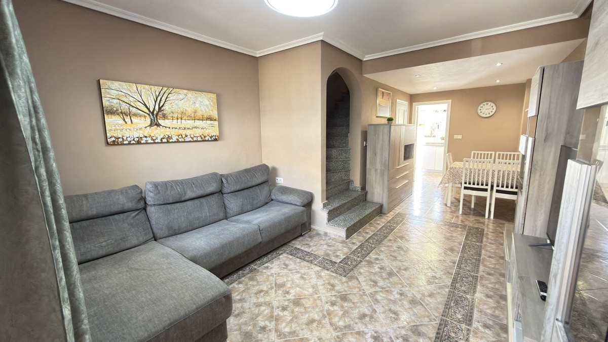 For sale - 3 Bedroom 2 Bathroom Townhouse in La Zenia - La Zenia  - Alicante
