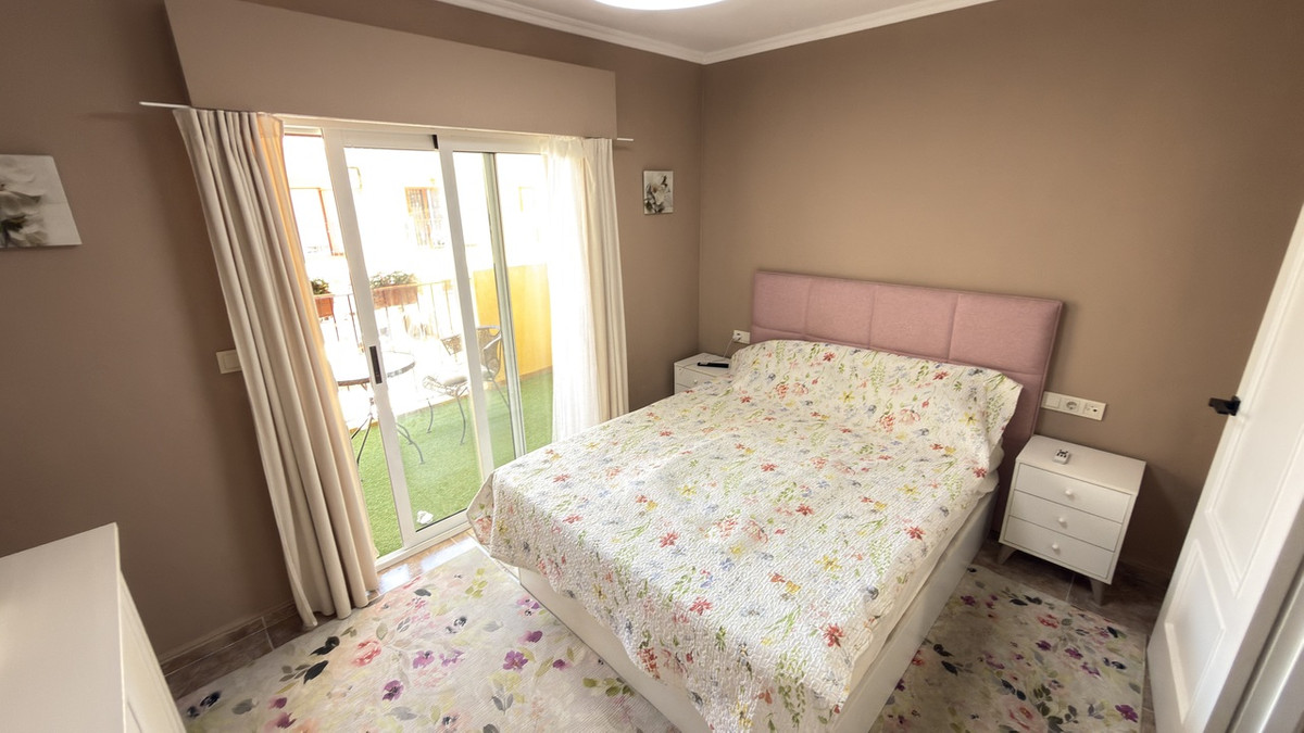 For sale - 3 Bedroom 2 Bathroom Townhouse in La Zenia - La Zenia  - Alicante