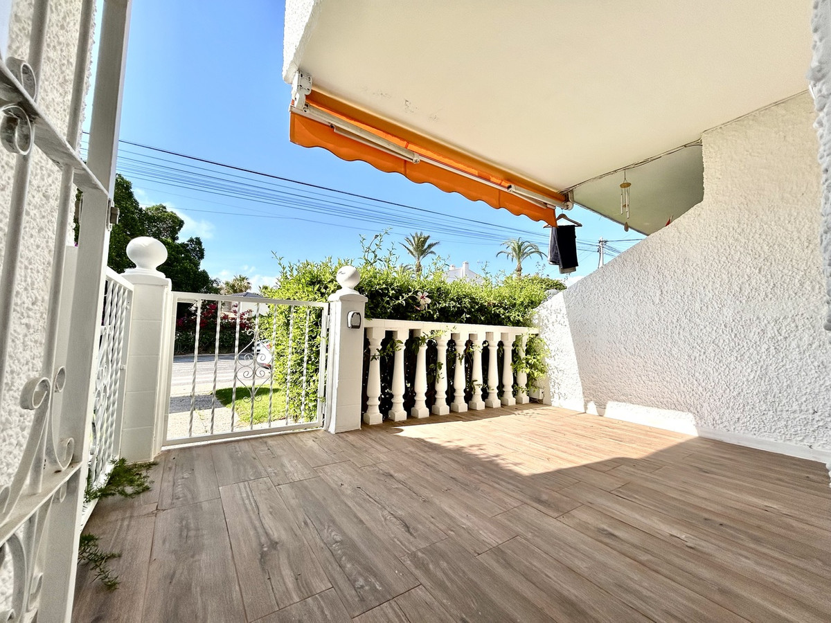 For sale - 2 Bedroom 1 Bathroom Apartment - Ground Floor Apartment in Orihuela - Villamartin  - Alicante
