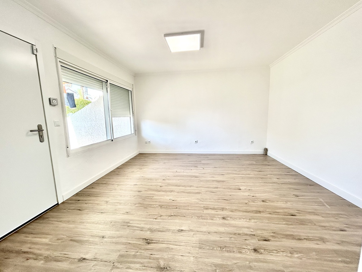 For sale - 2 Bedroom 1 Bathroom Apartment - Ground Floor Apartment in Orihuela - Villamartin  - Alicante
