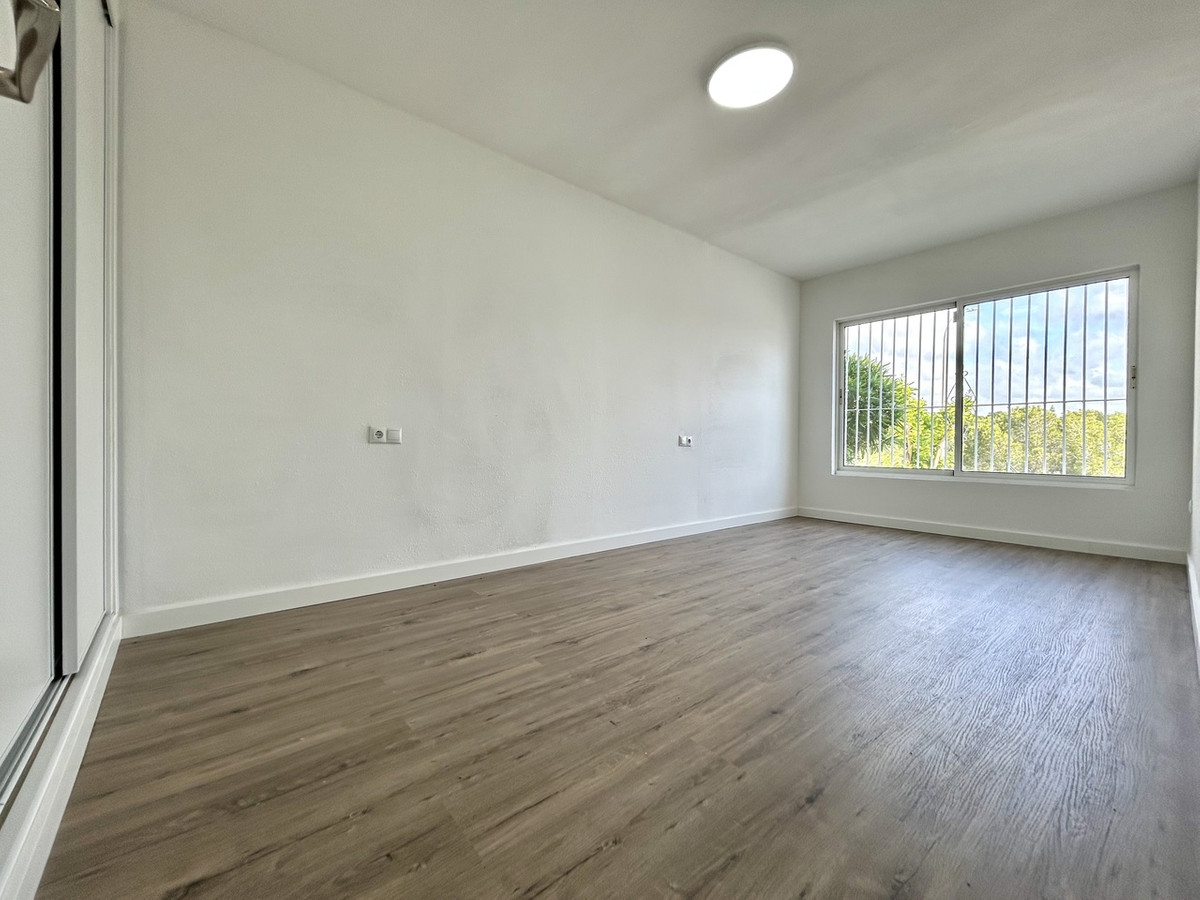 For sale - 2 Bedroom 1 Bathroom Apartment - Ground Floor Apartment in Orihuela - Villamartin  - Alicante