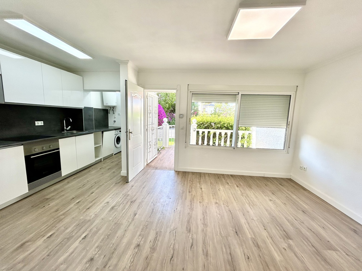 For sale - 2 Bedroom 1 Bathroom Apartment - Ground Floor Apartment in Orihuela - Villamartin  - Alicante