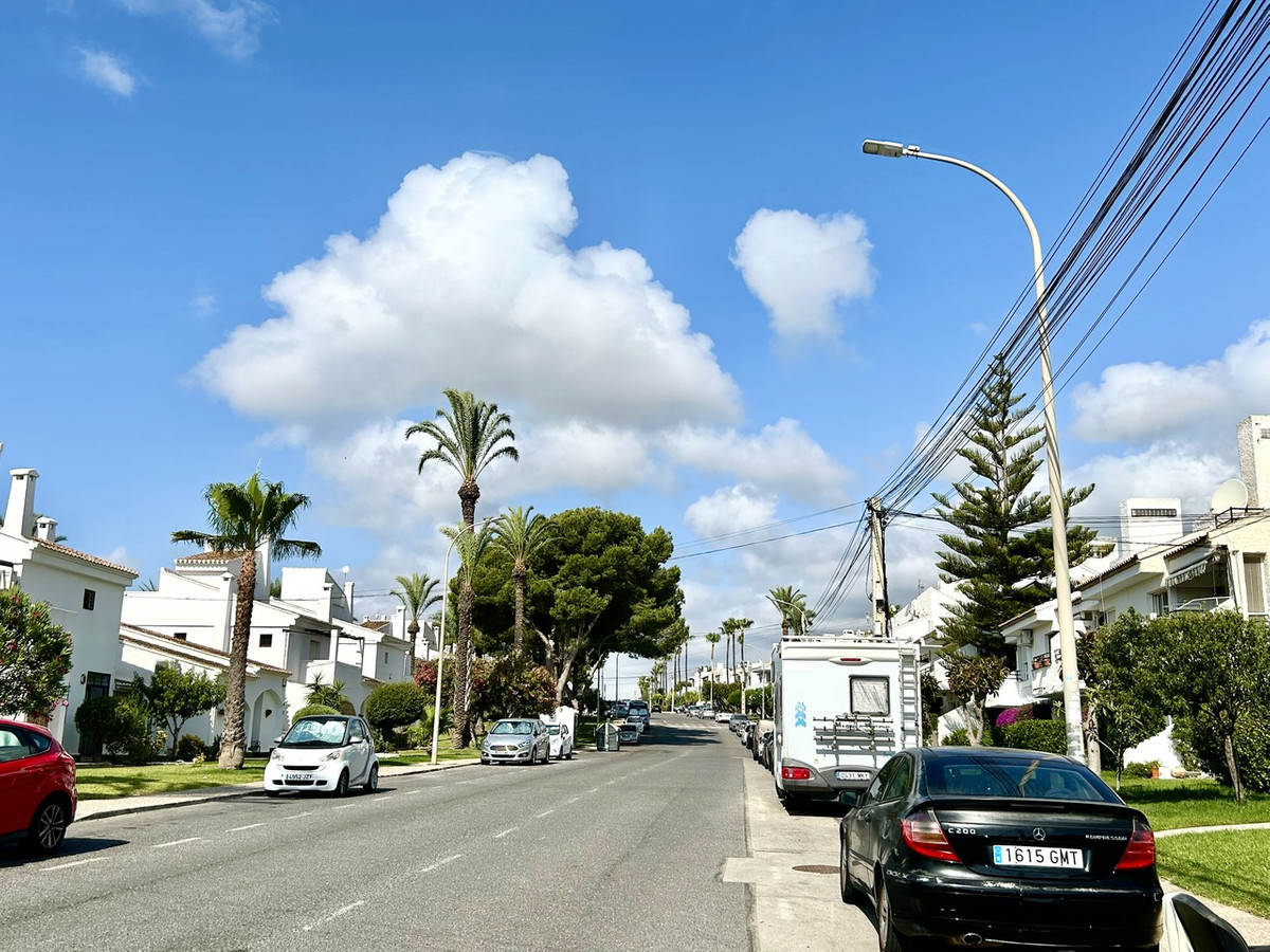 For sale - 2 Bedroom 1 Bathroom Apartment - Ground Floor Apartment in Orihuela - Villamartin  - Alicante