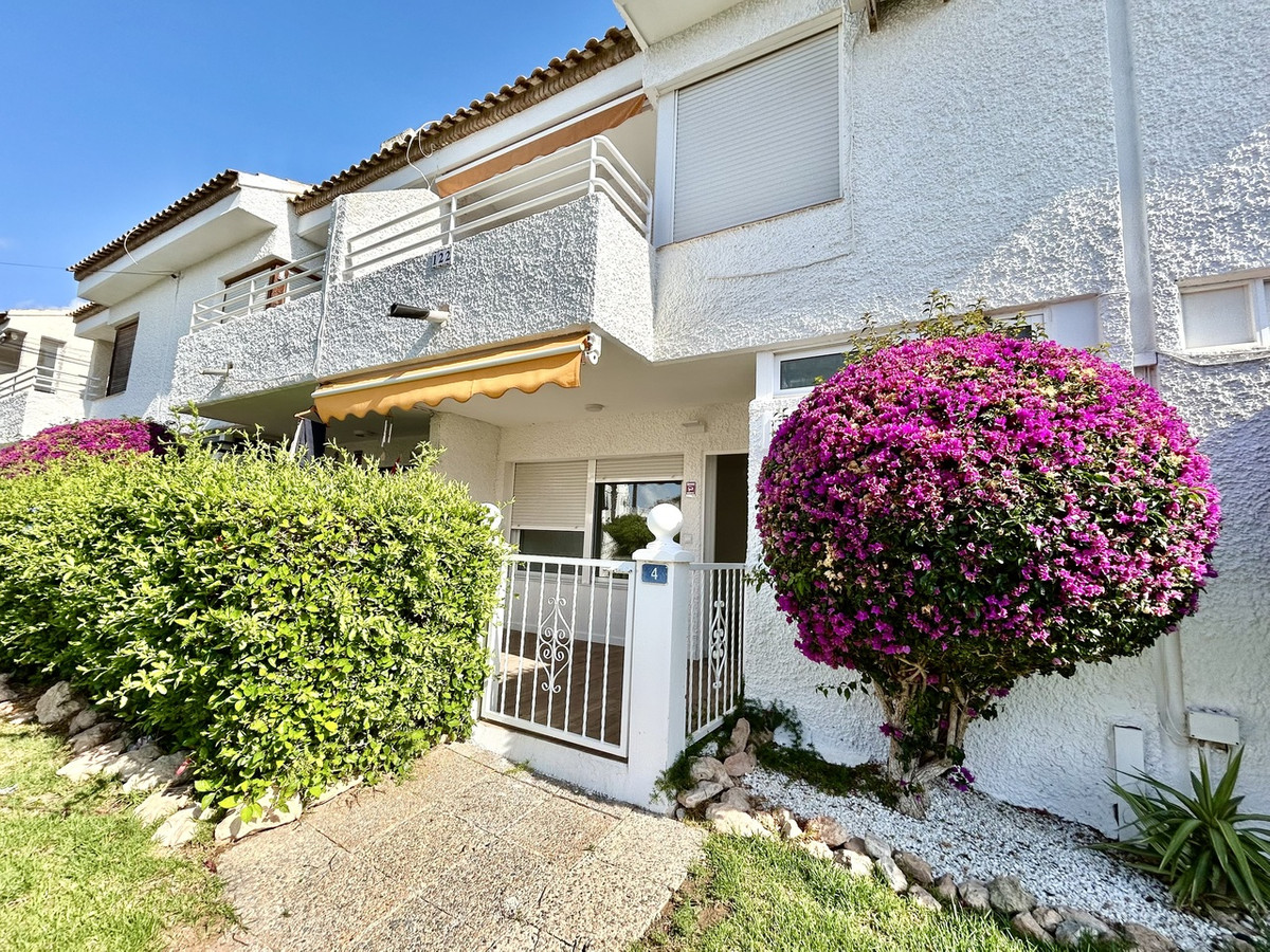 For sale - 2 Bedroom 1 Bathroom Apartment - Ground Floor Apartment in Orihuela - Villamartin  - Alicante