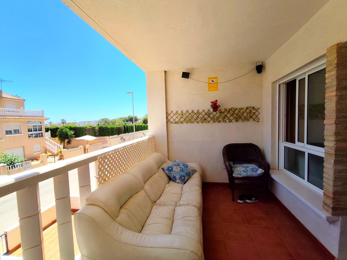 For sale - 2 Bedroom 1 Bathroom Apartment in Villamartin - Villamartin  - Alicante