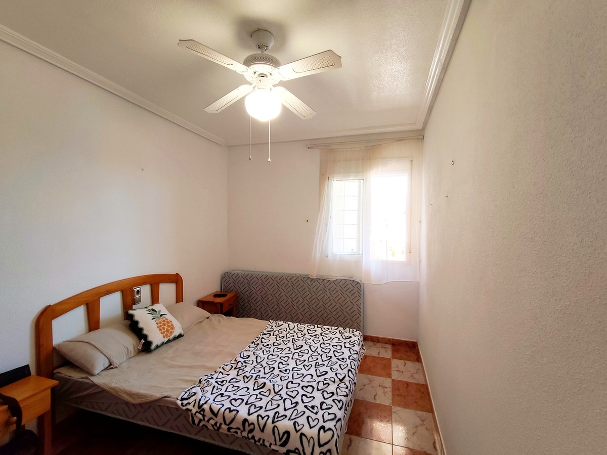 For sale - 2 Bedroom 1 Bathroom Apartment in Villamartin - Villamartin  - Alicante