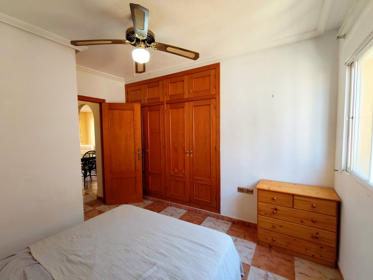 For sale - 2 Bedroom 1 Bathroom Apartment - Middle Floor Apartment in Villamartin - Villamartin  - Alicante