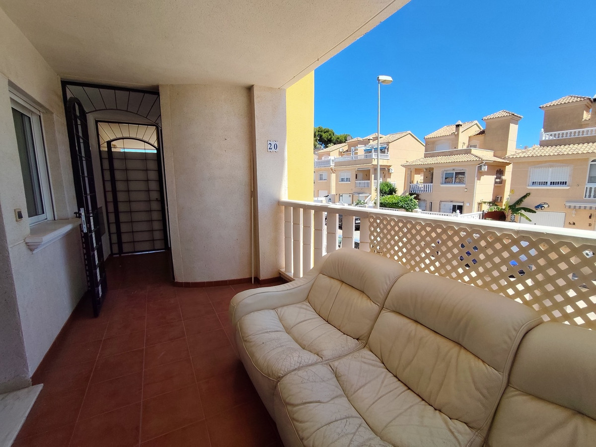 For sale - 2 Bedroom 1 Bathroom Apartment in Villamartin - Villamartin  - Alicante