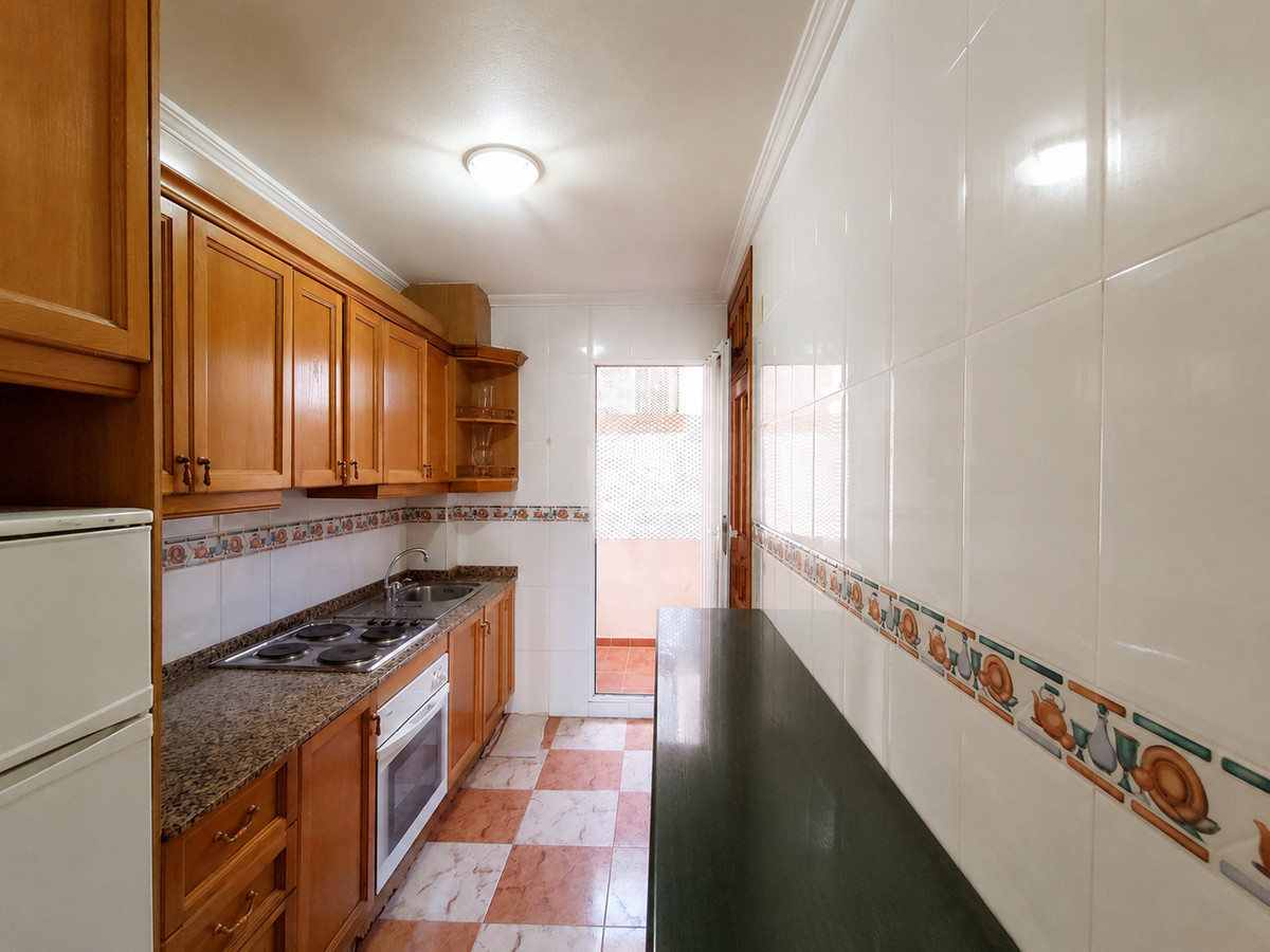 For sale - 2 Bedroom 1 Bathroom Apartment - Middle Floor Apartment in Villamartin - Villamartin  - Alicante