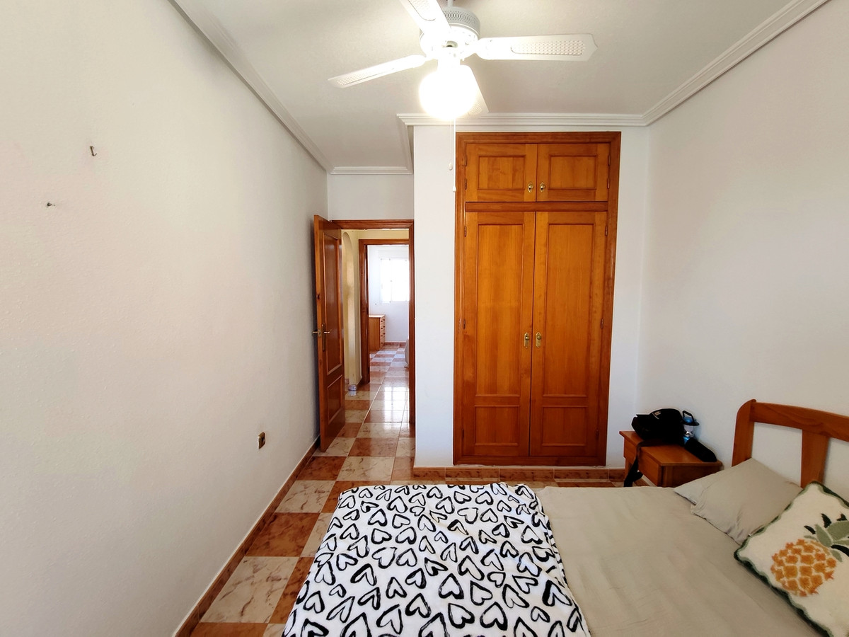 For sale - 2 Bedroom 1 Bathroom Apartment in Villamartin - Villamartin  - Alicante