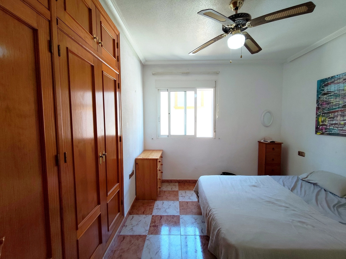 For sale - 2 Bedroom 1 Bathroom Apartment - Middle Floor Apartment in Villamartin - Villamartin  - Alicante