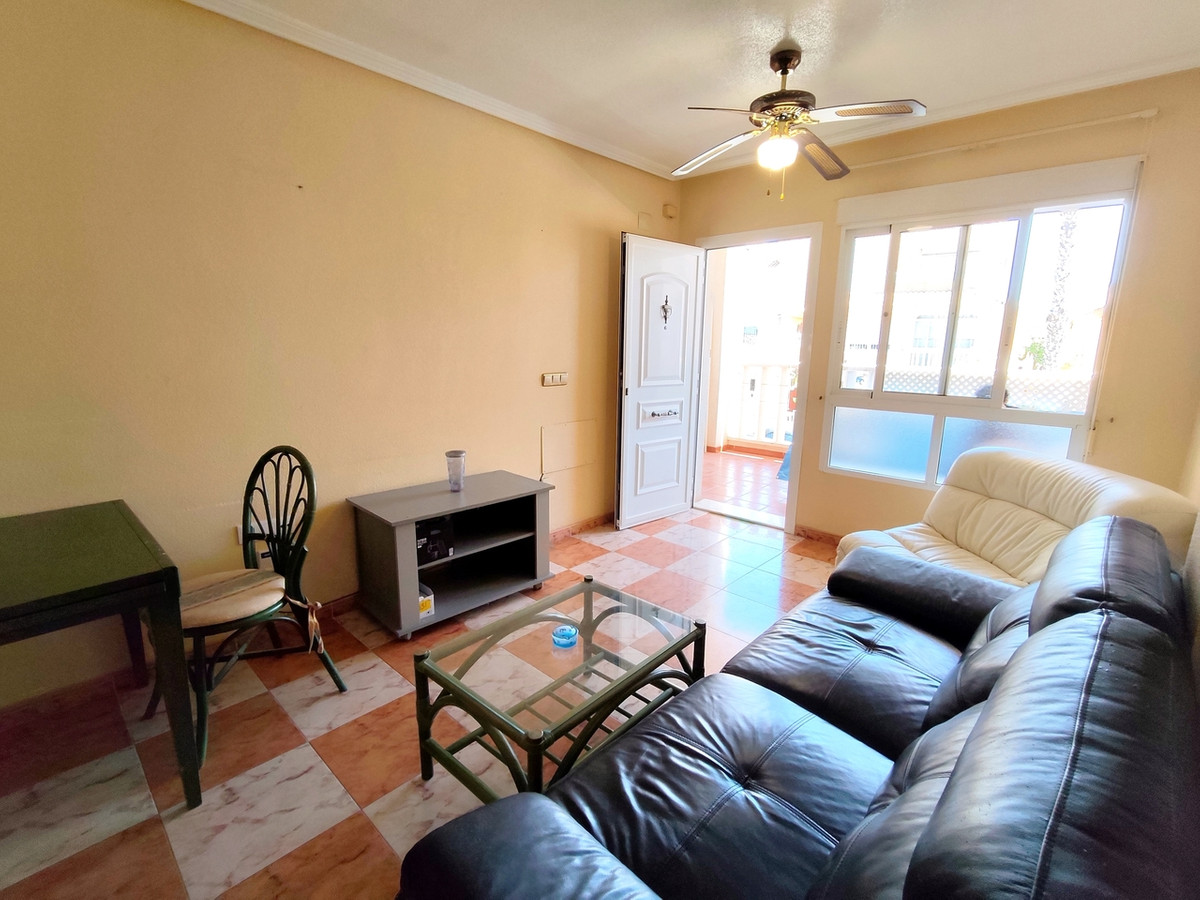 For sale - 2 Bedroom 1 Bathroom Apartment in Villamartin - Villamartin  - Alicante