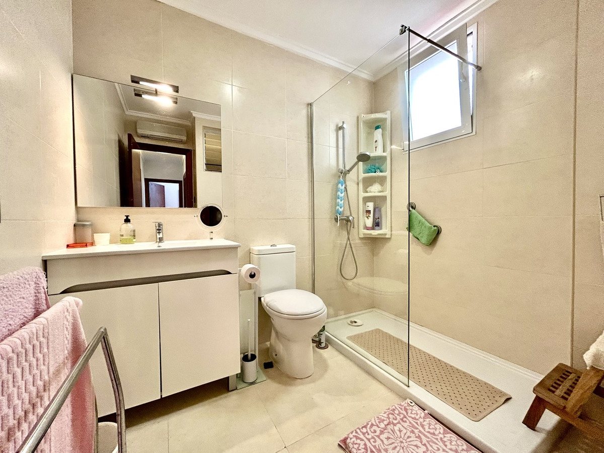 For sale - 3 Bedroom 2 Bathroom Apartment - Ground Floor Apartment in Orihuela - Punta Prima  - Alicante