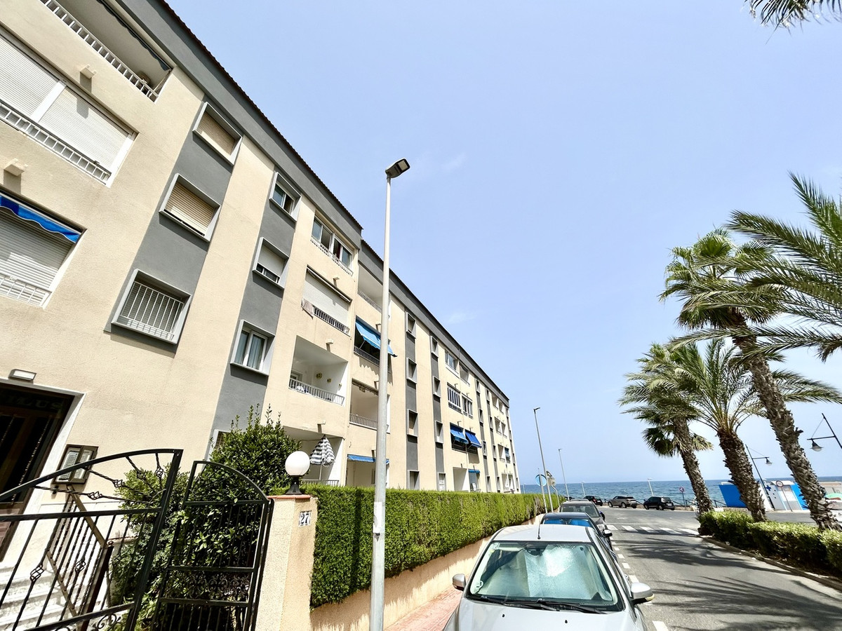 For sale - 3 Bedroom 2 Bathroom Apartment - Ground Floor Apartment in Orihuela - Punta Prima  - Alicante