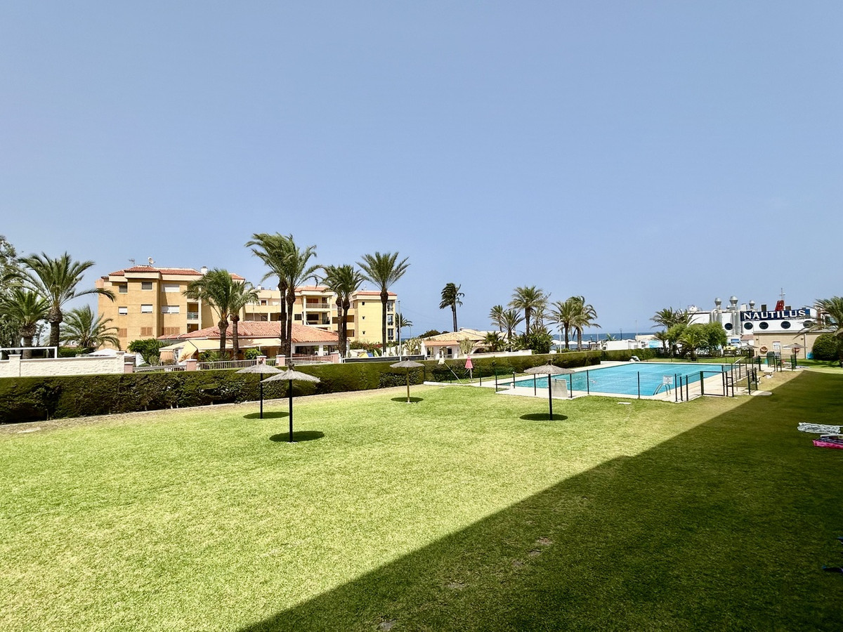 For sale - 3 Bedroom 2 Bathroom Apartment - Ground Floor Apartment in Orihuela - Punta Prima  - Alicante